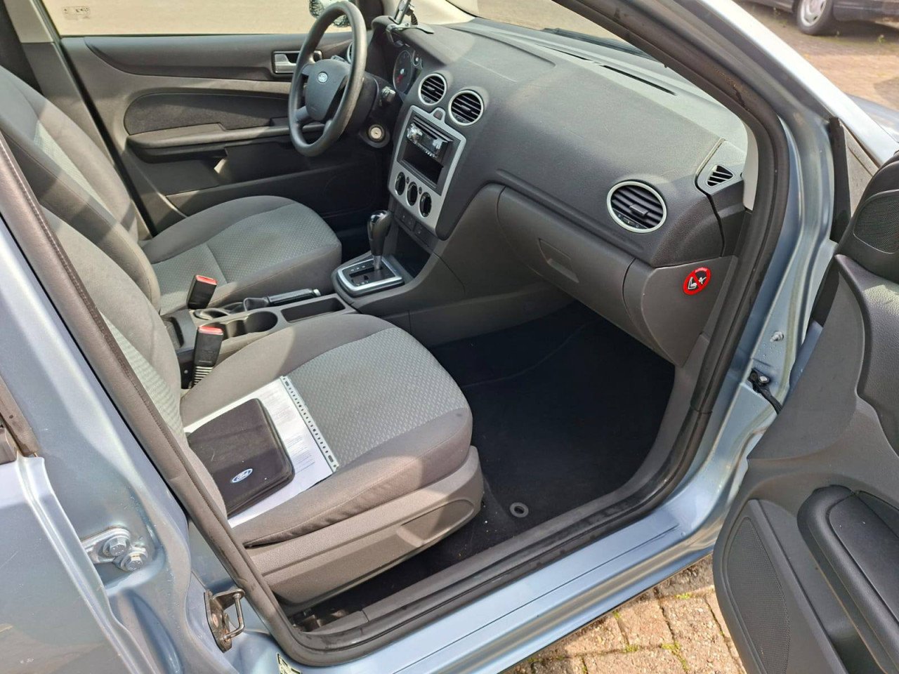 Ford Focus 1.6 16v Trend 5drs AUTOMAAT !! bj2006 airco apk 2026