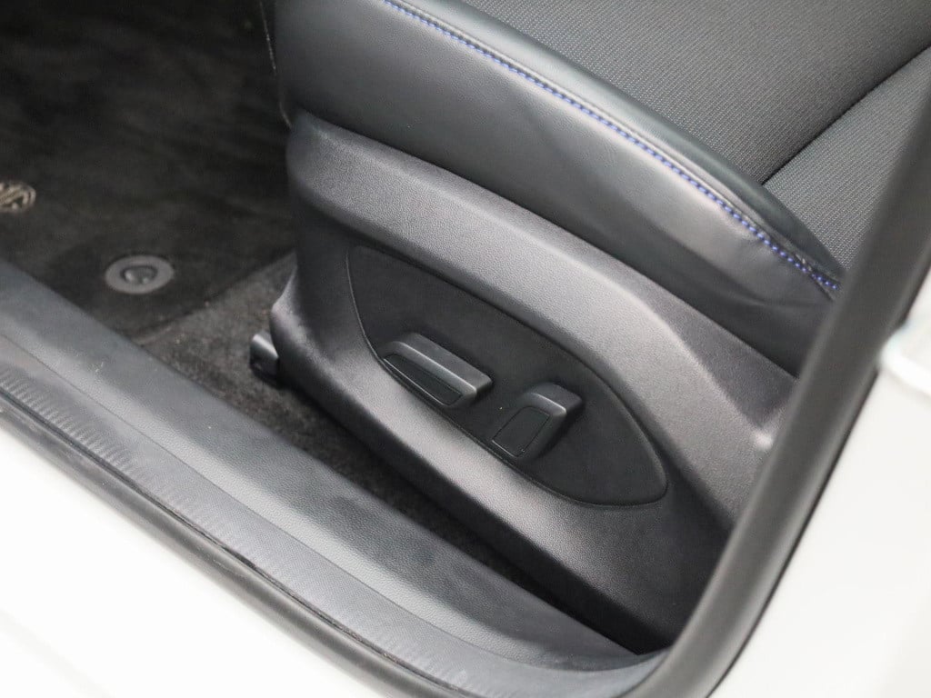 MG Mg4 64 kwh luxury
