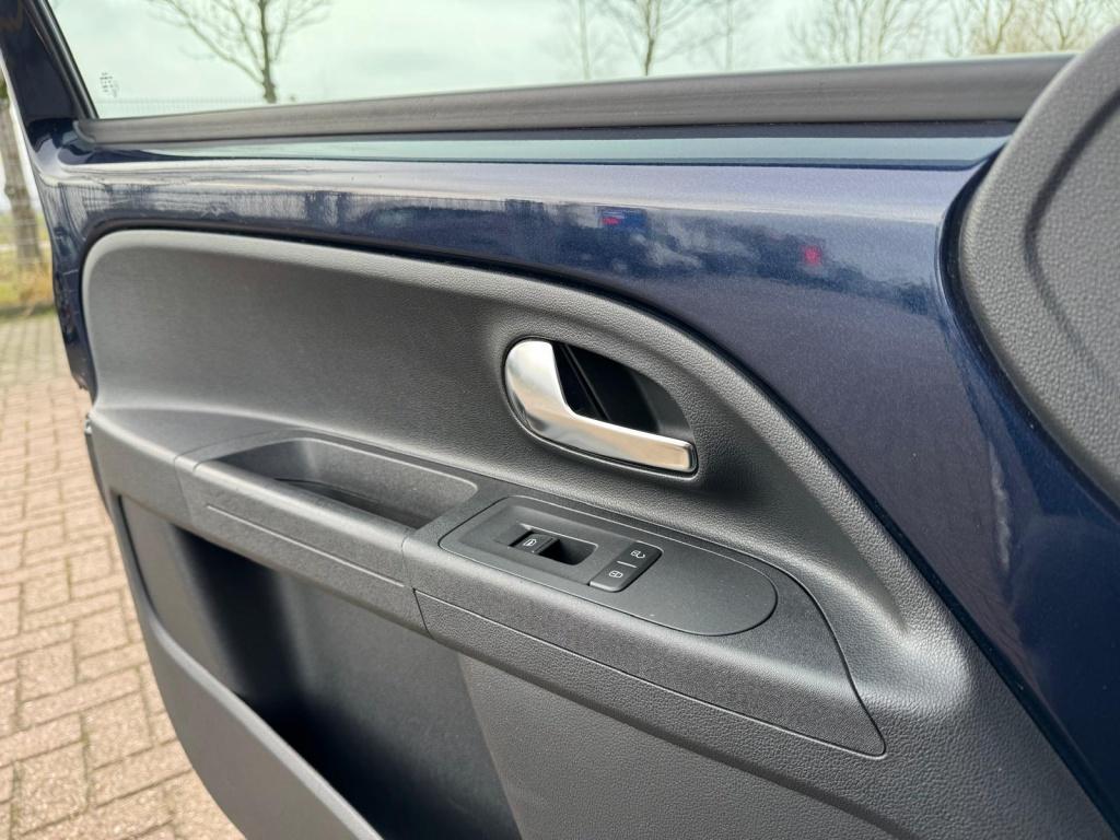 Volkswagen UP! 1.0 move up! bluem.