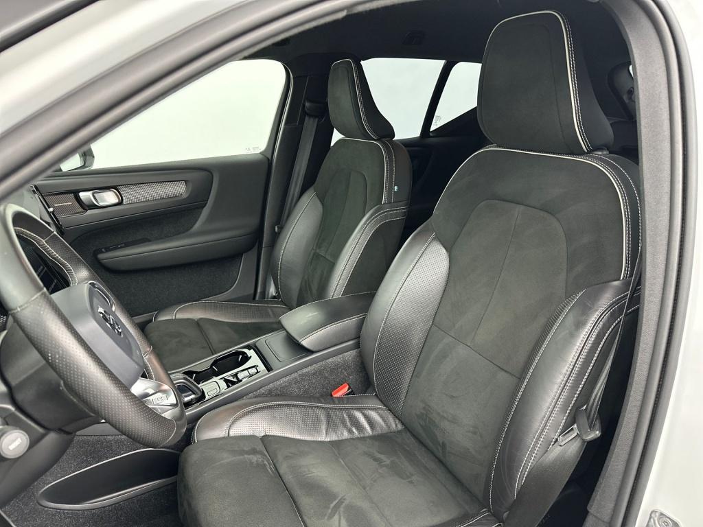Volvo XC40 1.5 t3 r-design | 360 | electr. stoelen | harman kardon | parkee