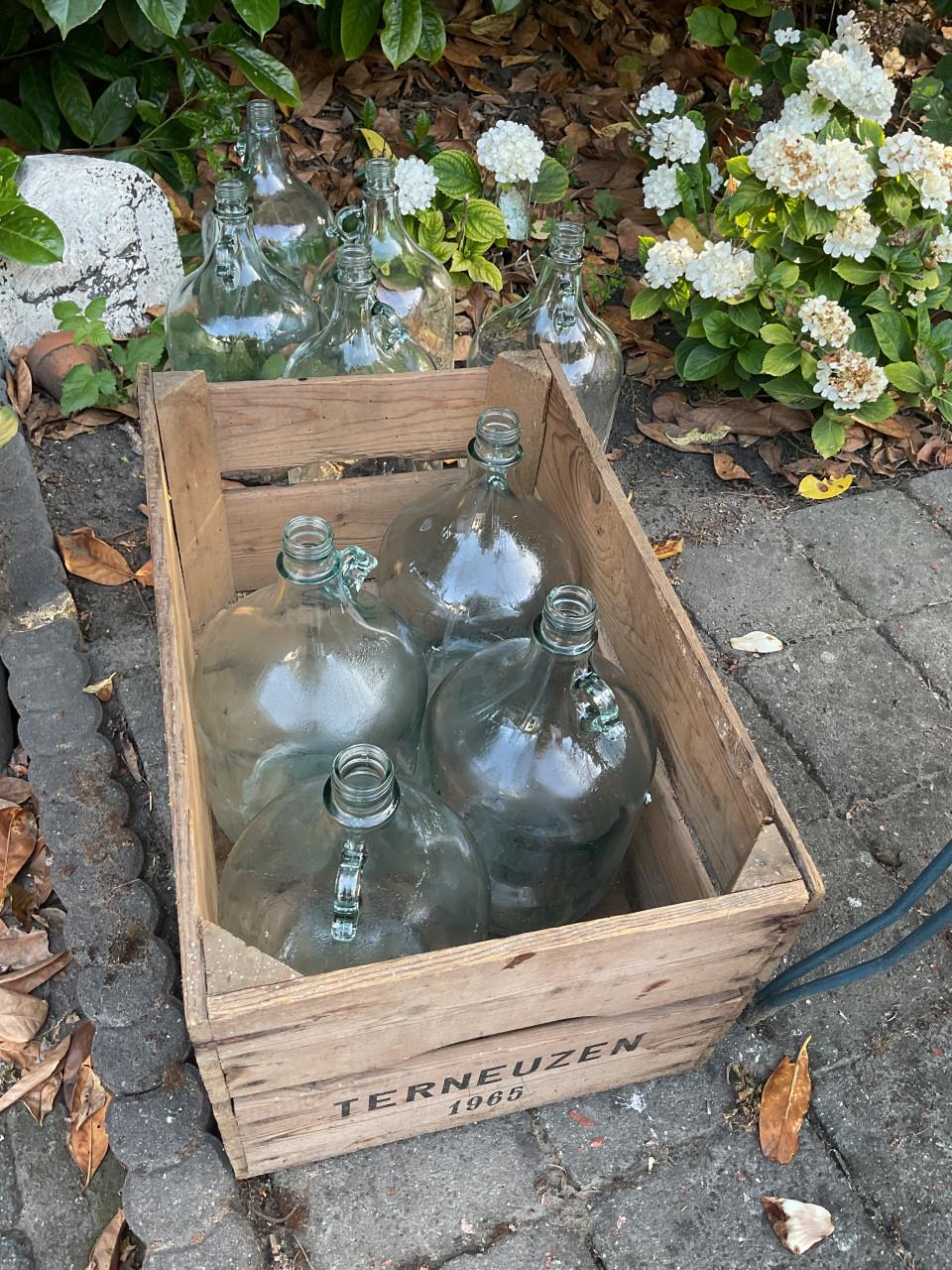 Brocante flessen 5 liter .