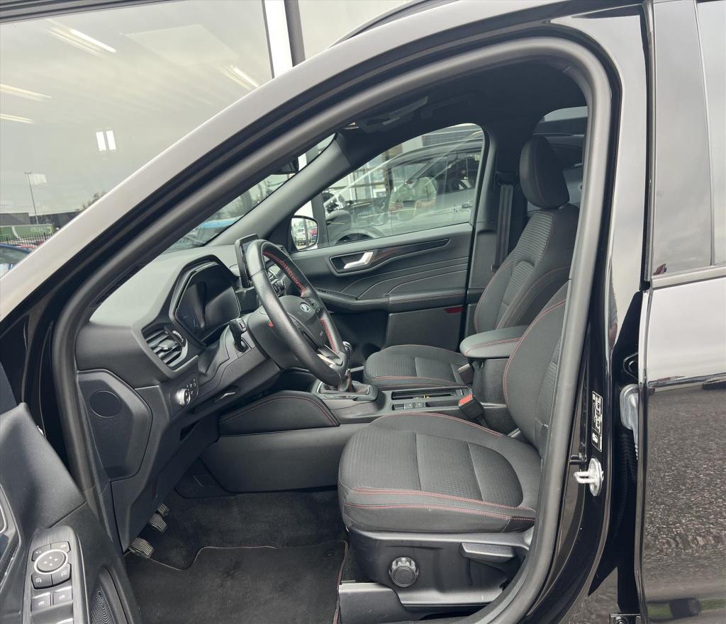 Ford Kuga 1.5 ecoboost 150pk st-line winterpack , carplay