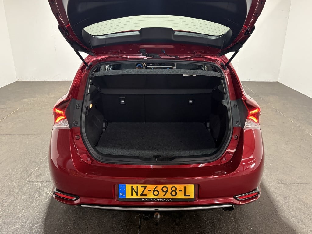 Toyota Auris 1.2t volcano edition