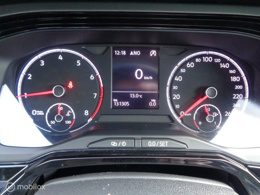 Volkswagen Polo 1.0 tsi beats/airco/pdc/carplay/17''lm velgen/led