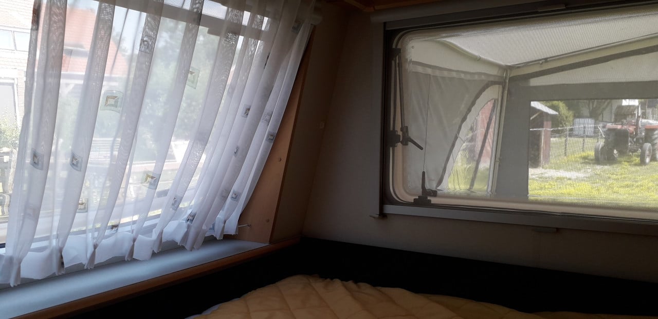 Caravan Hobby de Luxe 400 SF