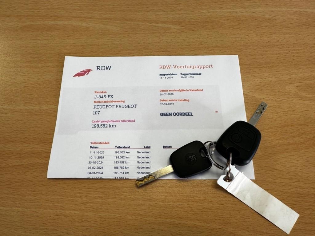 Peugeot 107 1.0 active airco 5drs.