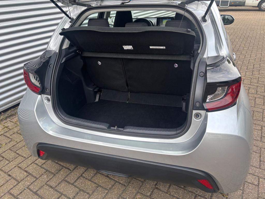 Toyota Yaris 1.5 hybrid 115 active