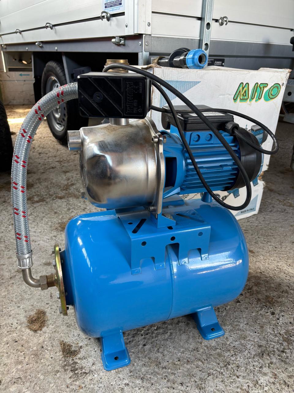 Hydrofoor pomp