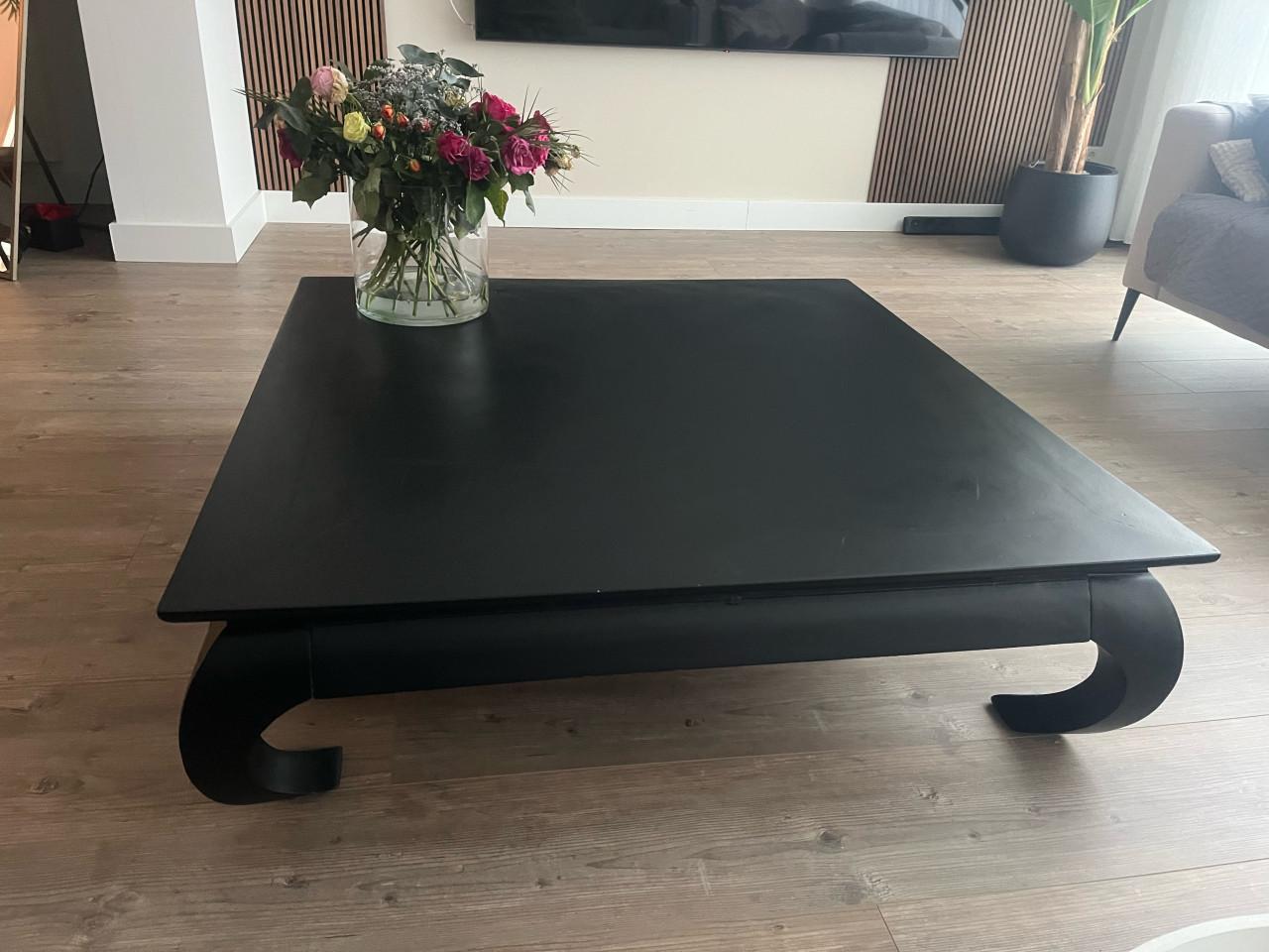 Mooie vierkante zwarte salon tafel 120x120