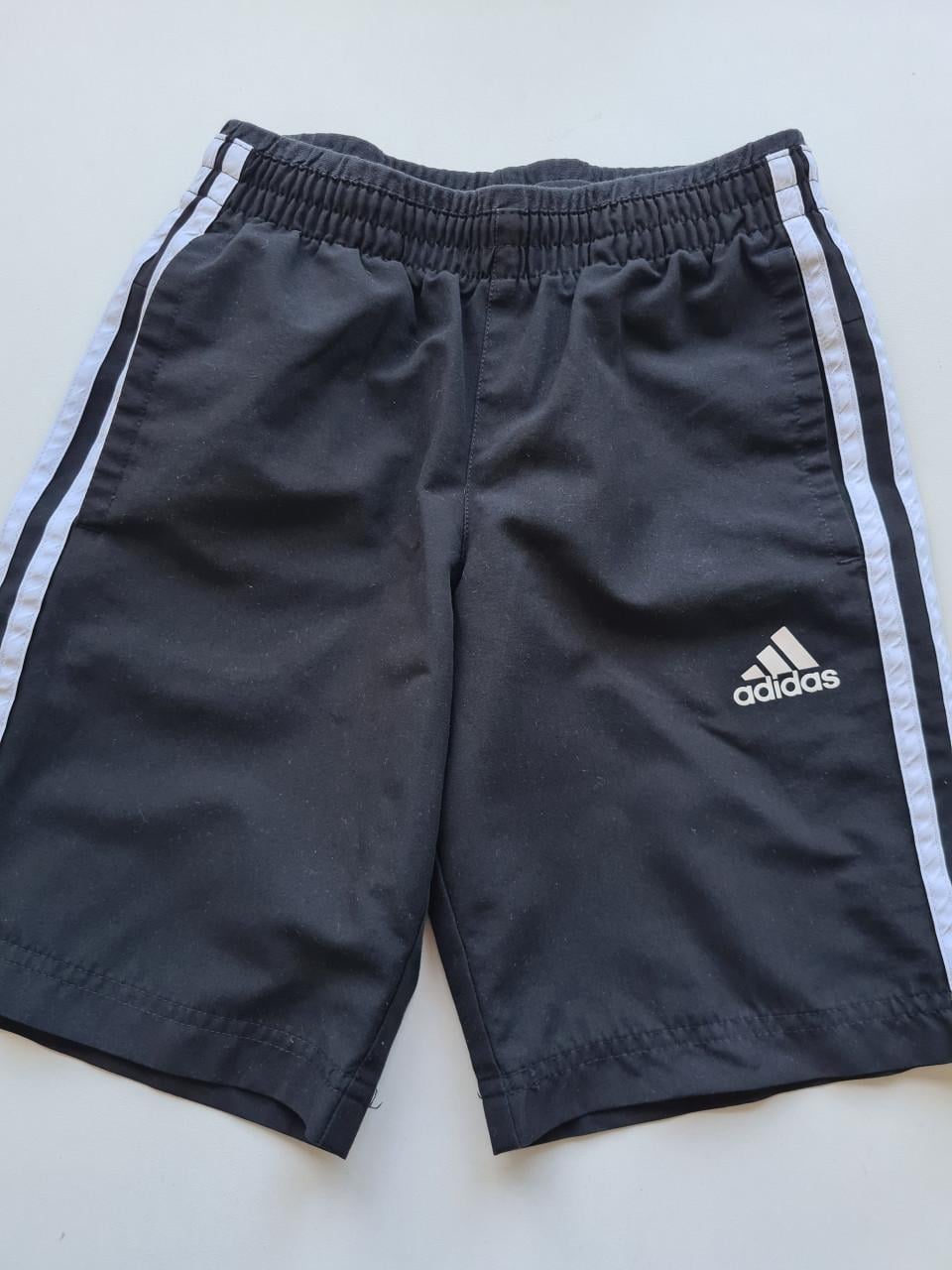 Adidas zwart sportbroekje maat 128