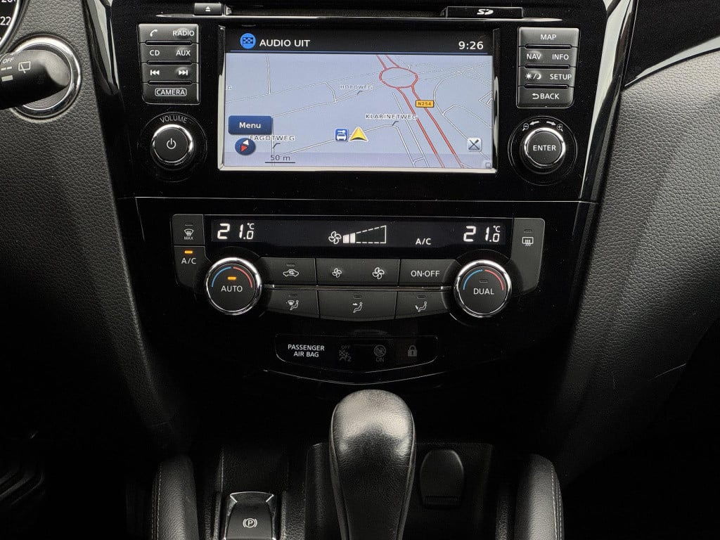 Nissan Qashqai 1.2 n-connecta design pack automaat | panoramadak | navigati