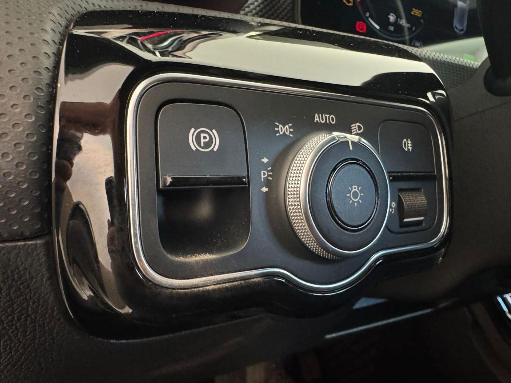 Mercedes-Benz A-Klasse 250 e business solution luxury limited