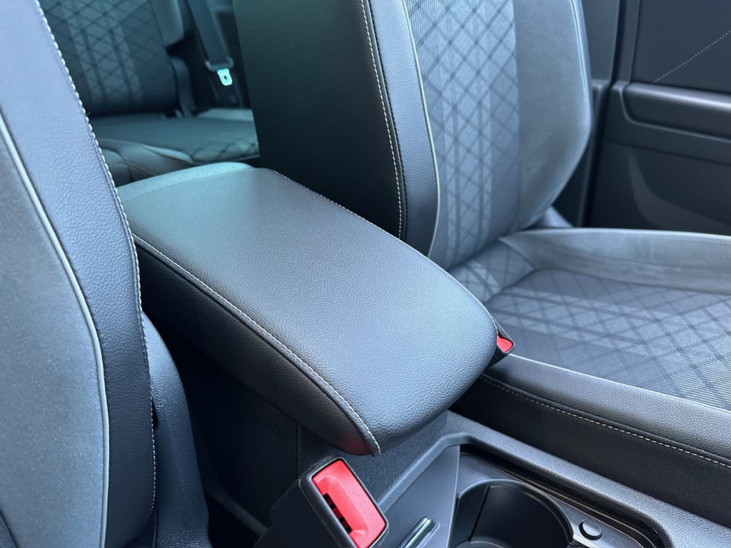 Volkswagen Tiguan 1.5 tsi 150pk dsg r-line | trekhaak | panoramadak | led |