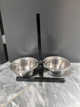 Honden eten en drink bakken