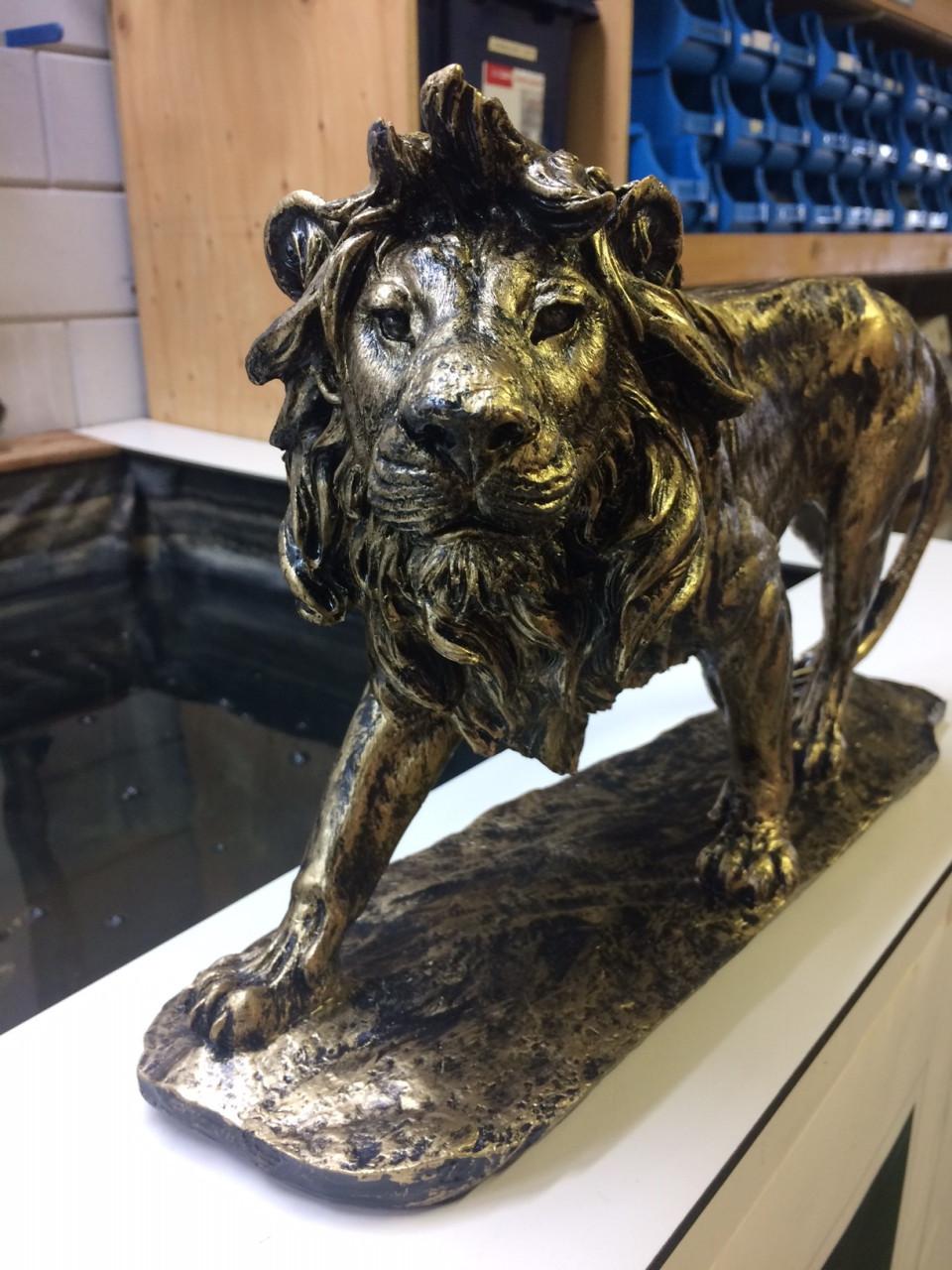 Leeuwenkop goud unieke decoratie! Oud goud