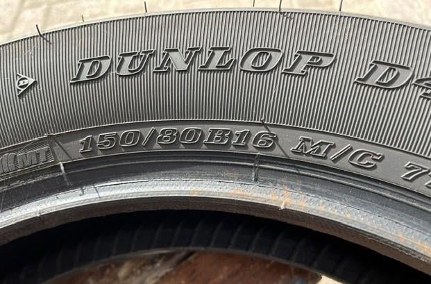 Harley  Davidson  achterband  goed profiel  +/- 875 KM mee gereden