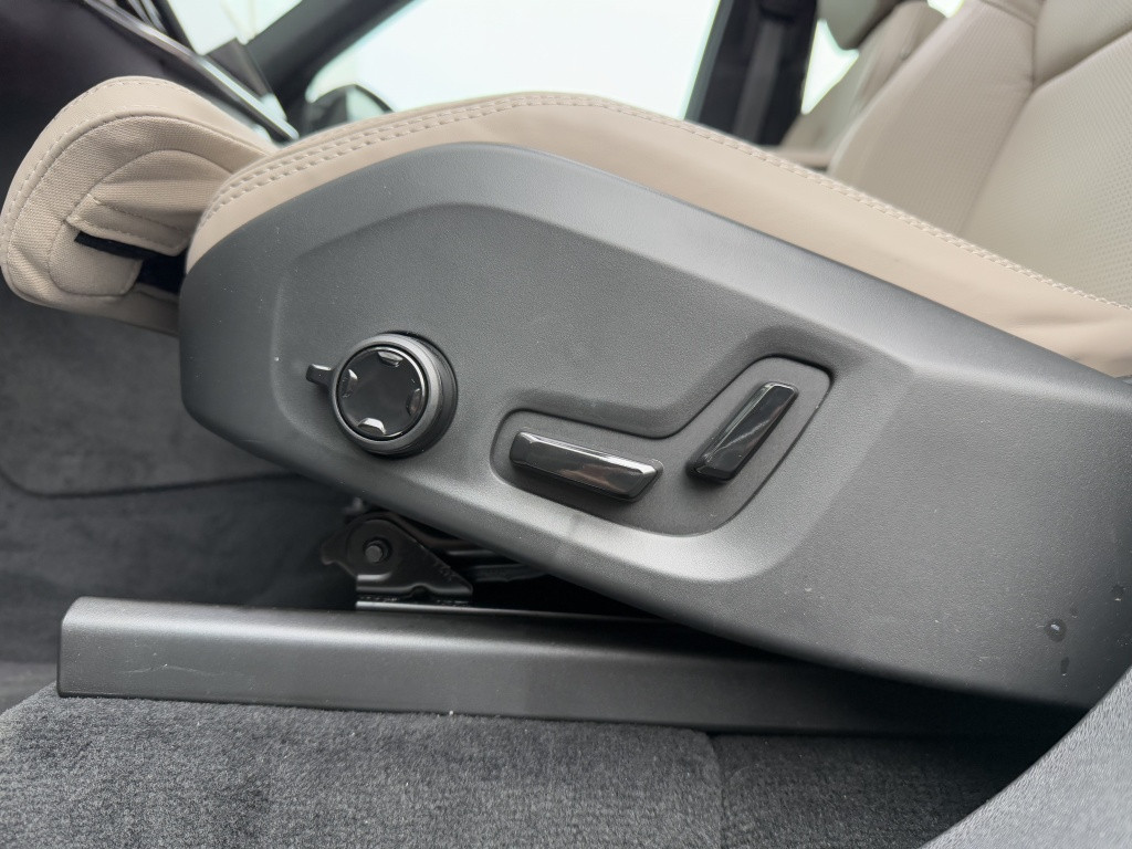 Volvo XC90 t8 awd ultra dark luchtvering | facelift | nieuwpr. € 107.559 |