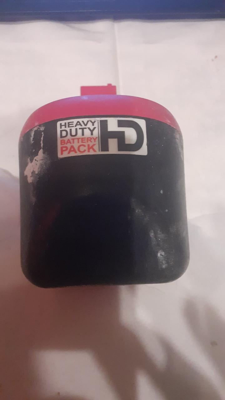 Accu voor accu-boormachine 24Volt merk BOSCH + Lader