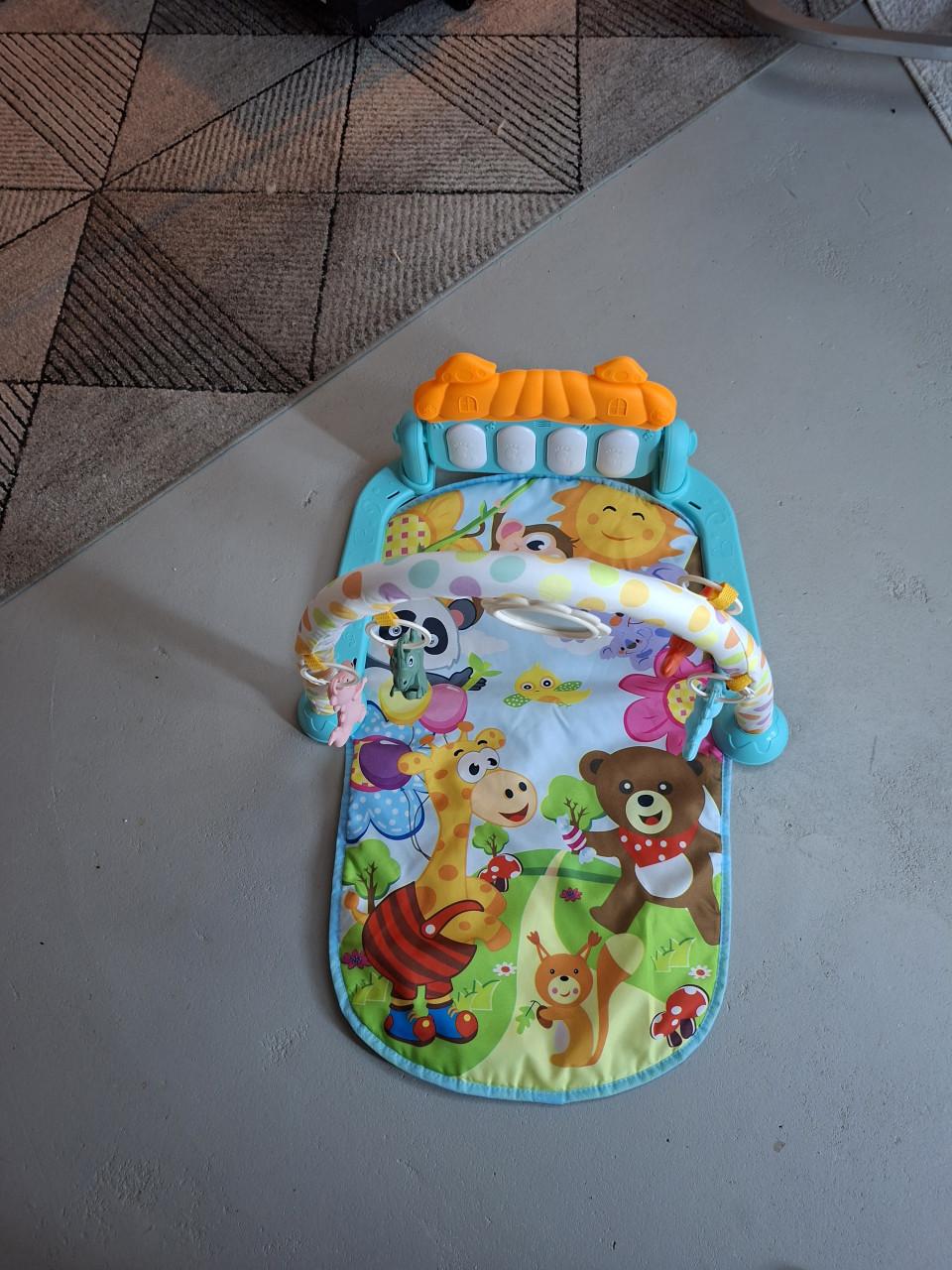 Maxi cosi en zak. Kidsmill wipper en speelboog