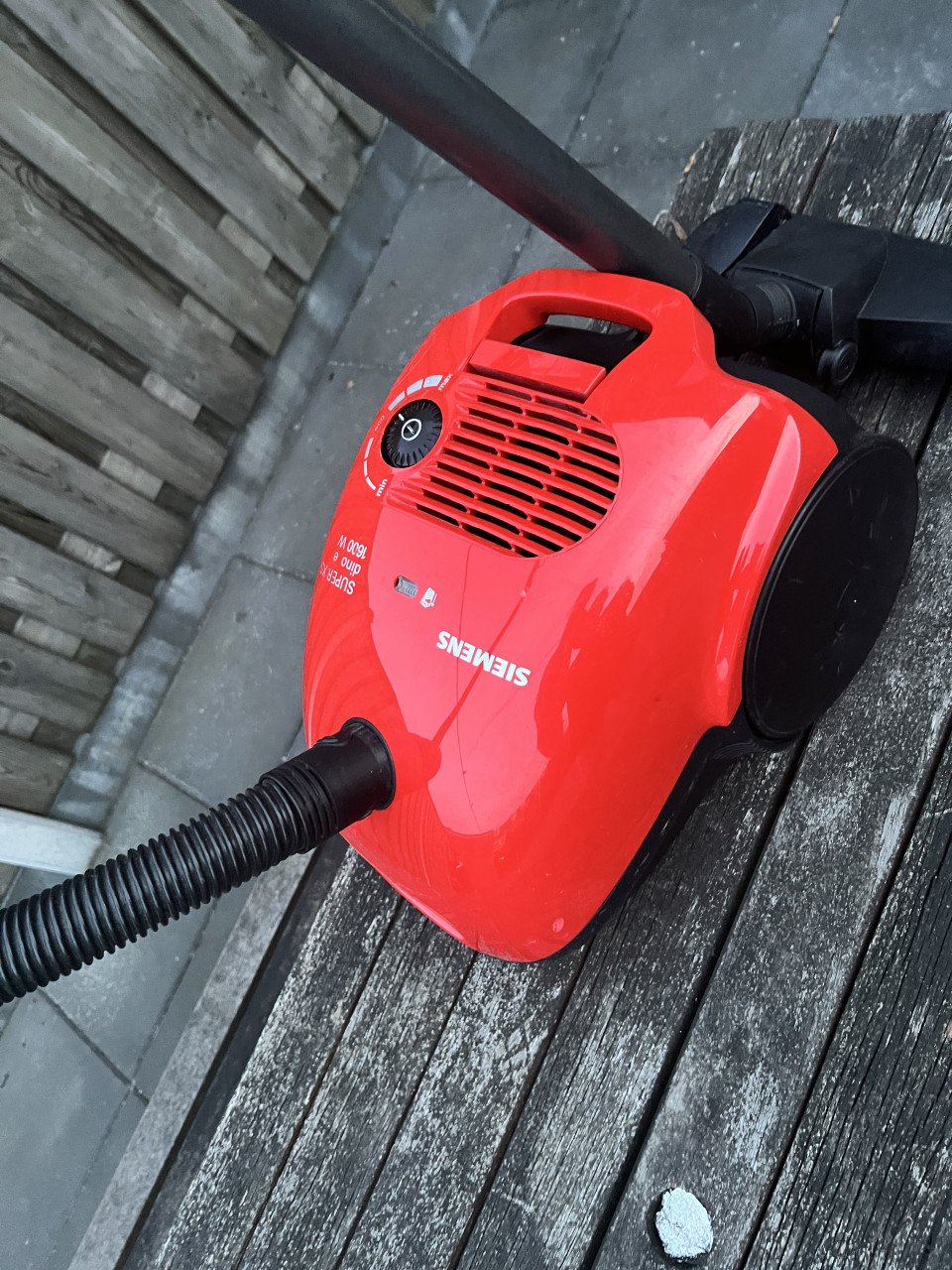 Siemens Stofzuiger 1600 watt bijna niet gebruikt met nieuwe zak en filter