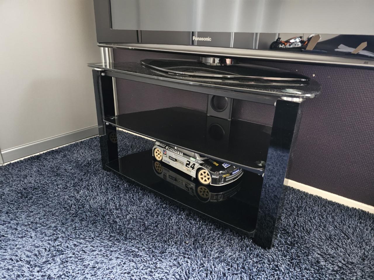 TV meubel met plasma TV