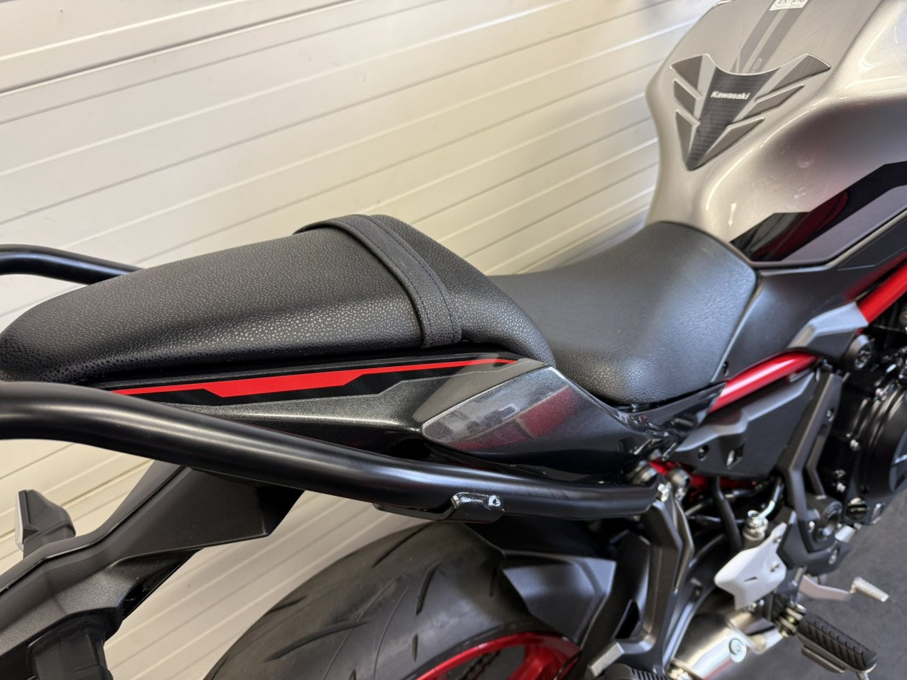Jonge Kawasaki Z650 slechts 1400km bj 2023!