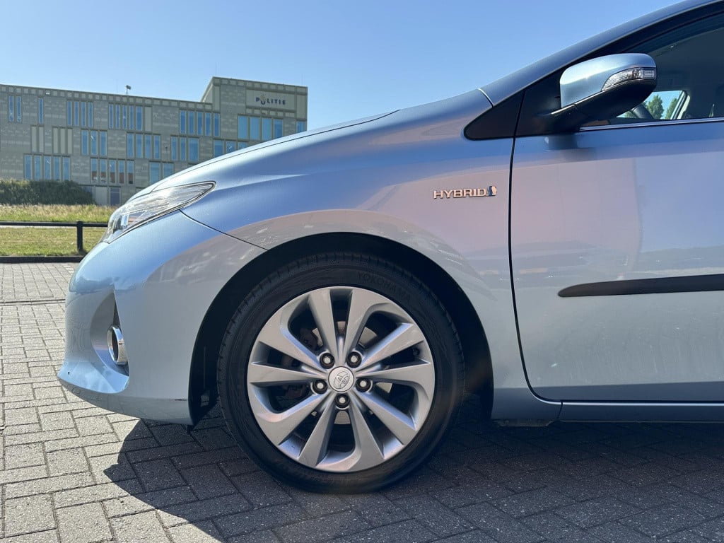 Toyota Auris 1.8 hybrid dynamic