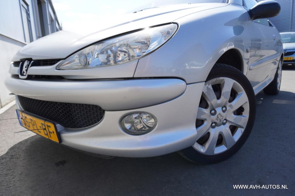 Peugeot 206 cc 1.6-16v quiksilver