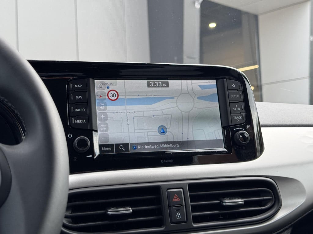 Hyundai I 10 1.0 premium | navigatie | camera | cruise & climate control | 