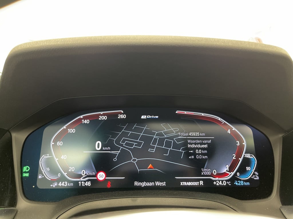 BMW 3-serie touring 330e xdrive m-sport | adaptief cc | panoramadak | trekh