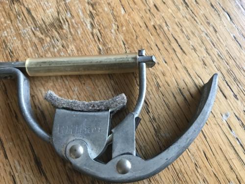 Capodaster voor akoestische gitaar
