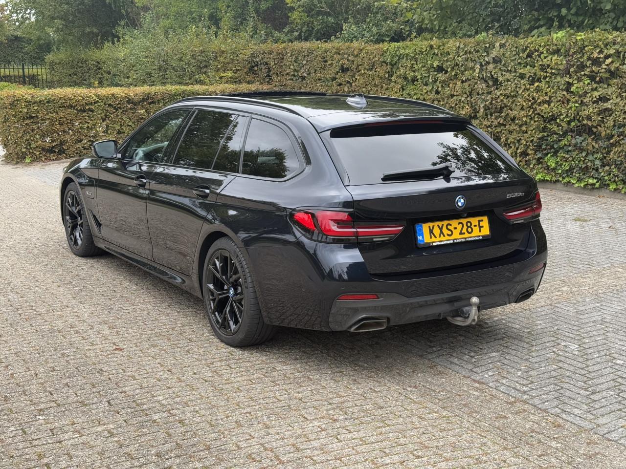 BMW 5-serie Touring - M Sport | BTW | Trekhaak | Laser | Panoramadak | HUD