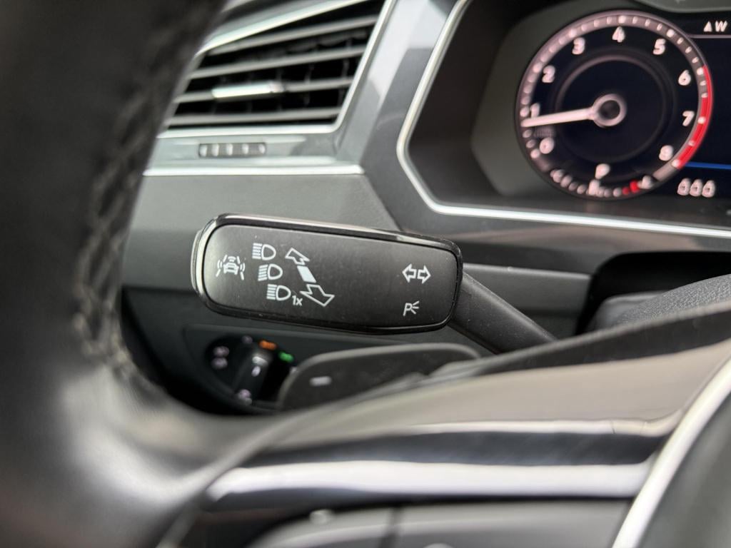 Volkswagen Tiguan 1.4 tsi 4motion highline r-line 1800kg/leder/digital/r-li