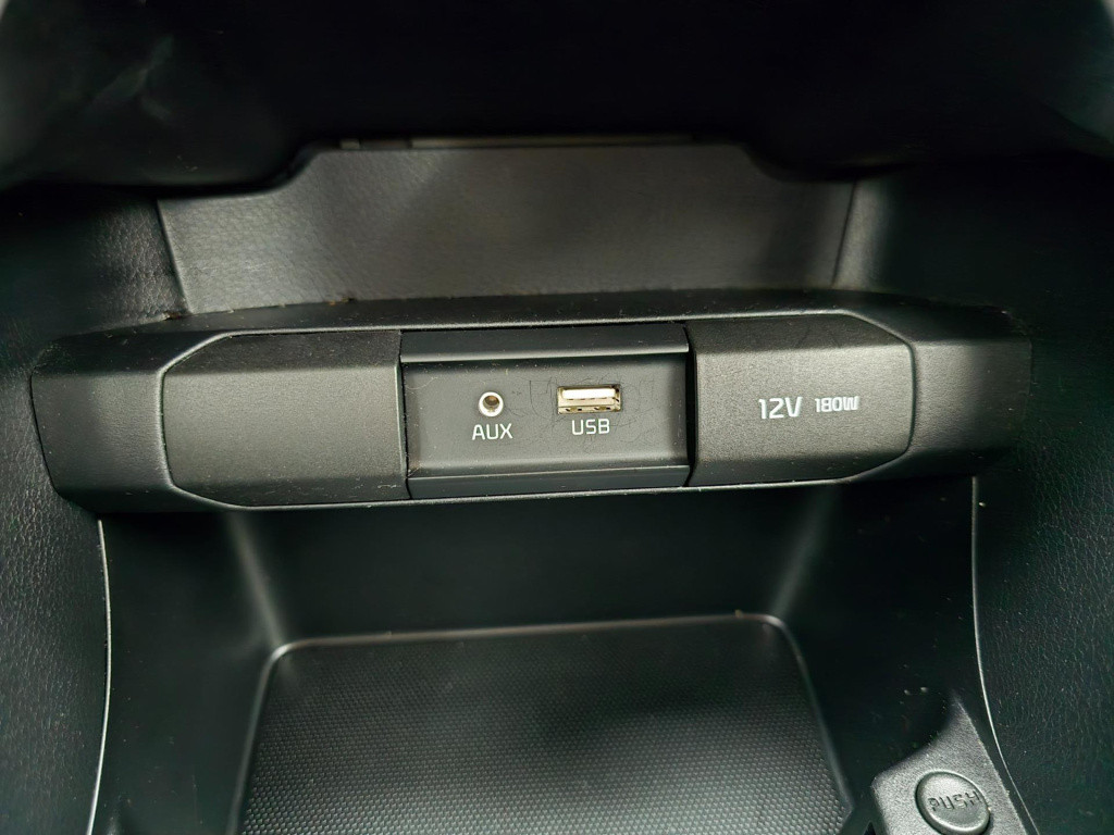 Kia Picanto occasion dealer auto met sportvelgen en bluetooth audio | tweed