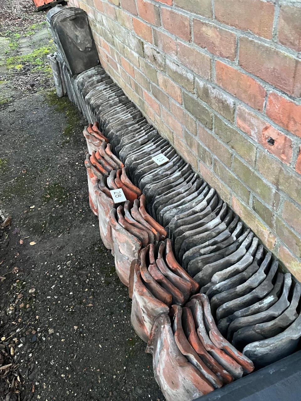 Mooie oude blauwe en rode Oude Holle/Boomse pannen