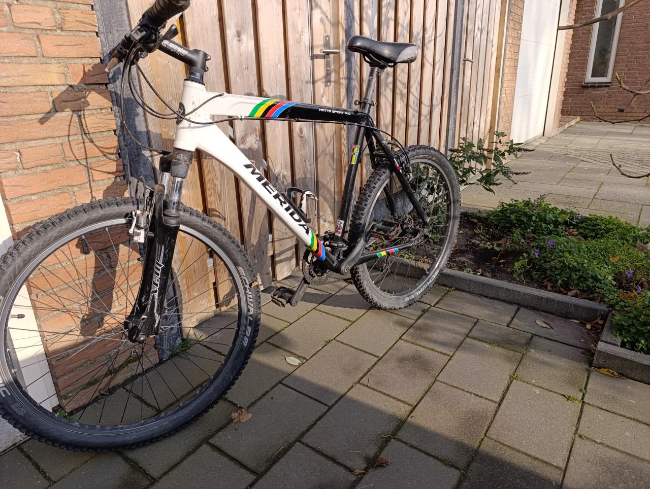 Mountainbike te koop