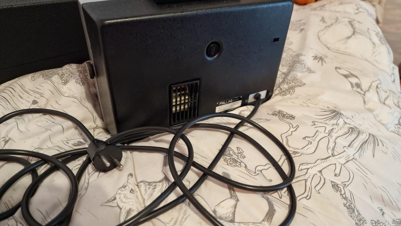 Pallas ALL 818 1200 ZOOM Super 8 filmprojector.