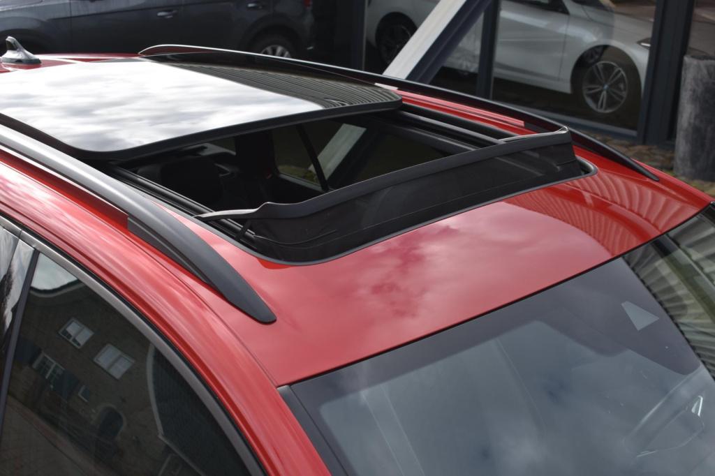 Volkswagen Golf variant 1.5 etsi r-line | maxton | iq-light | panoramadak |