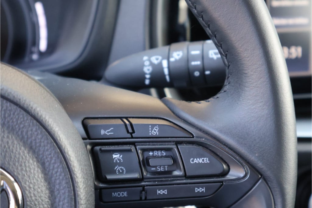 Toyota Aygo x 1.0 vvt-i mt play i achteruitrij camera i acc i airco i apple
