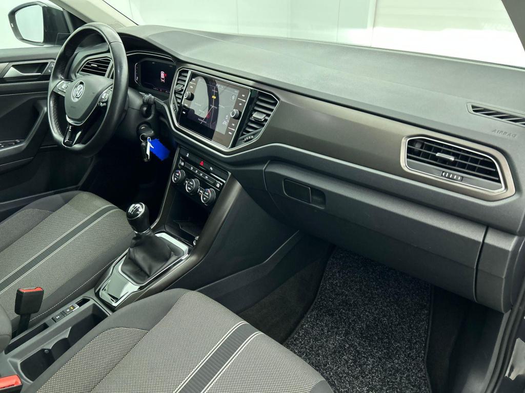 Volkswagen T-roc 1.0 tsi style | lmv | panorama dak | navigatie | parkeer s