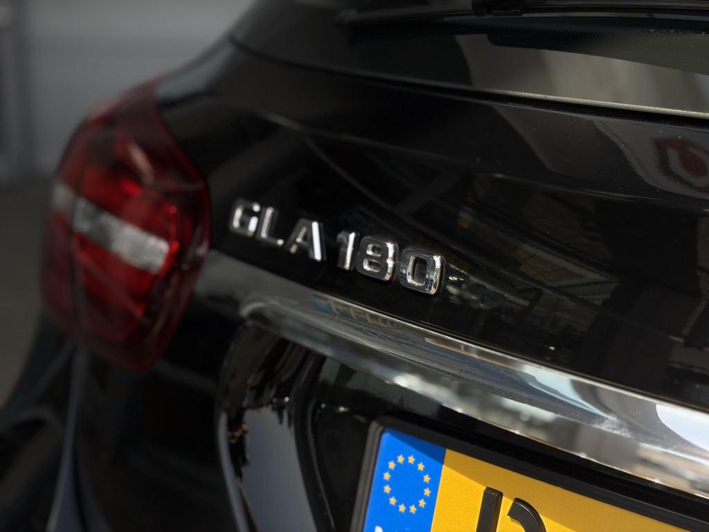 Mercedes-Benz Gla-klasse 180 business solution amg