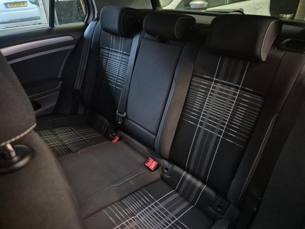 Volkswagen Golf 1.2 tsi lounge bluemotion / 5-deurs / cruise control / stoe