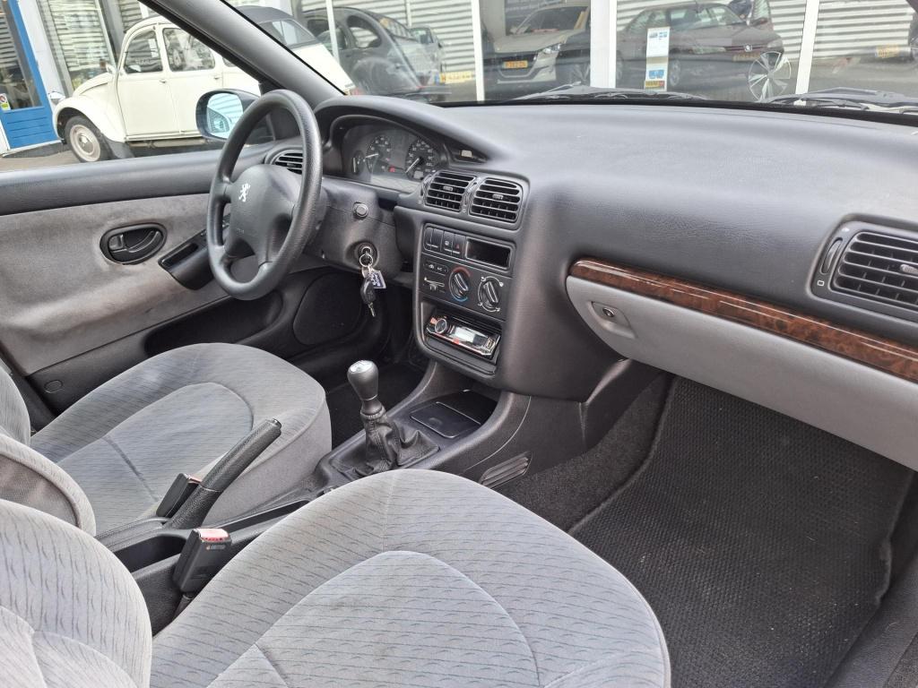 Peugeot 406 2.0i 16v st 1e eigenaar! airco/lmv/trekhaak