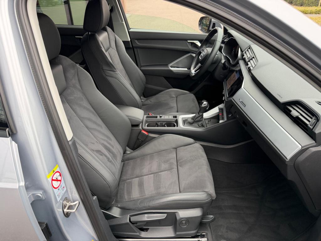 Audi Q3 35 tfsi 150pk s-tronic advanced | trekhaak | zwart optiek | dode ho