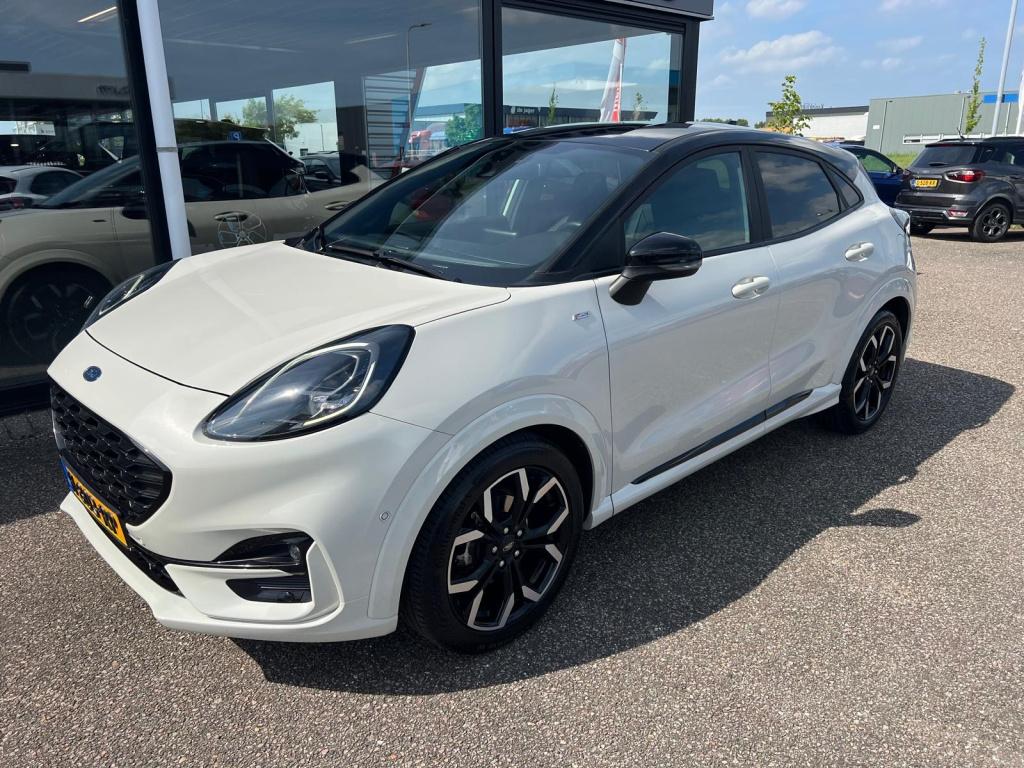 Ford Puma 1.0i ecoboost hybrid 125pk st-line x , voorruitverwarming , stuur