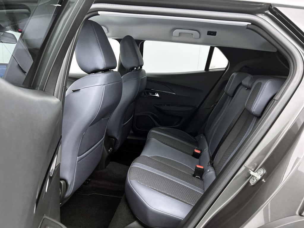 Peugeot 2008 100pk allure | rijklaar | trekhaak | camera achter | keyless s