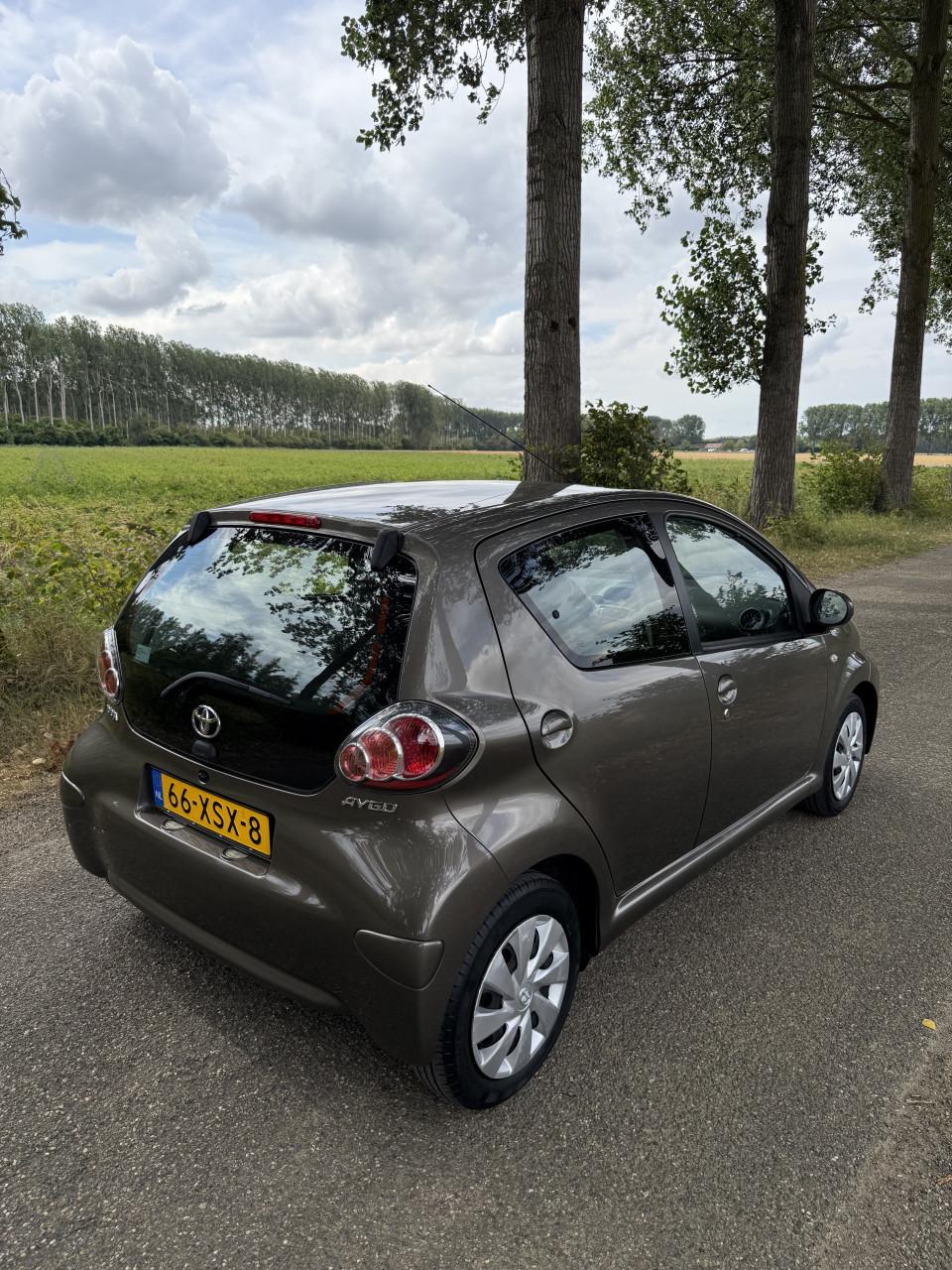 Toyota Aygo 1.0 Aspiration | 64000 km NAP | Airco | Facelift 2012