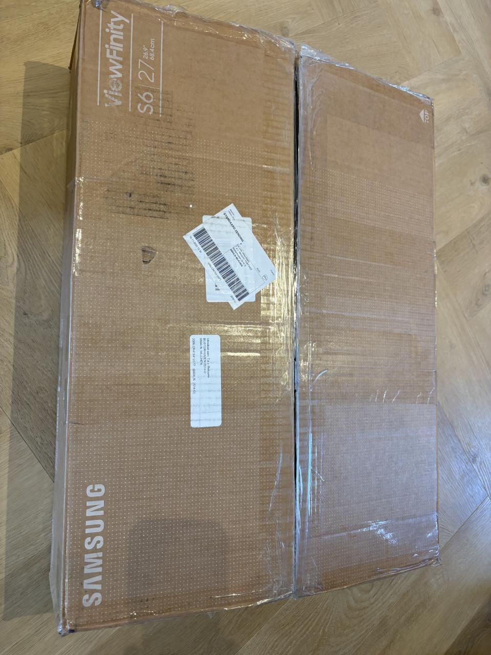 Samsung Viewfinity S6 27 inch monitor