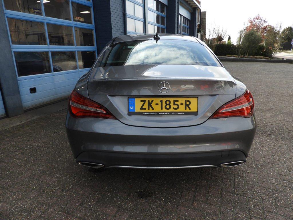 Mercedes-Benz Cla 180 blue efficiency prestige