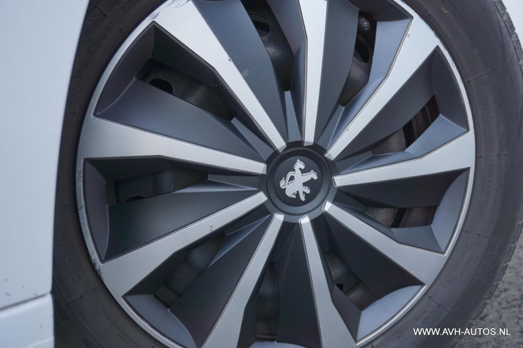 Peugeot 208 1.2 puretech blue lion